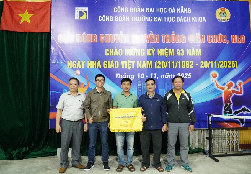 A group of men standing in front of a banner

AI-generated content may be incorrect.