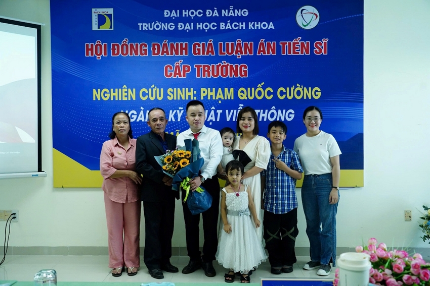 A group of people posing for a photo

AI-generated content may be incorrect.