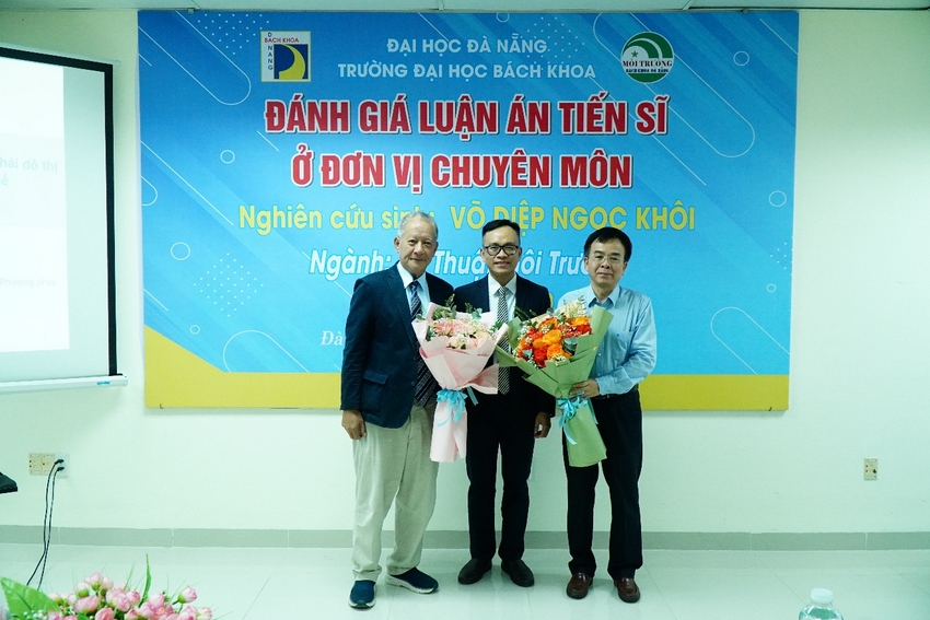 A group of men standing in front of a banner

AI-generated content may be incorrect.