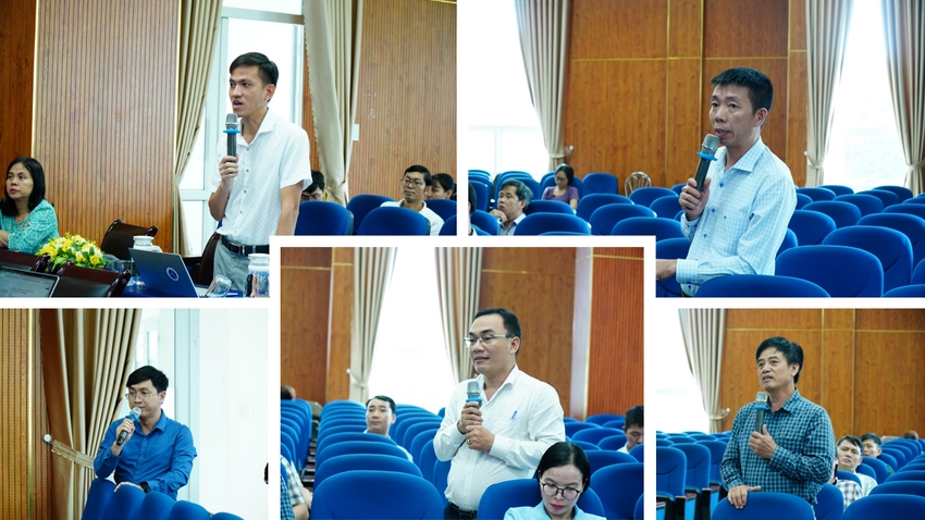 A person holding a microphone in a room

AI-generated content may be incorrect.