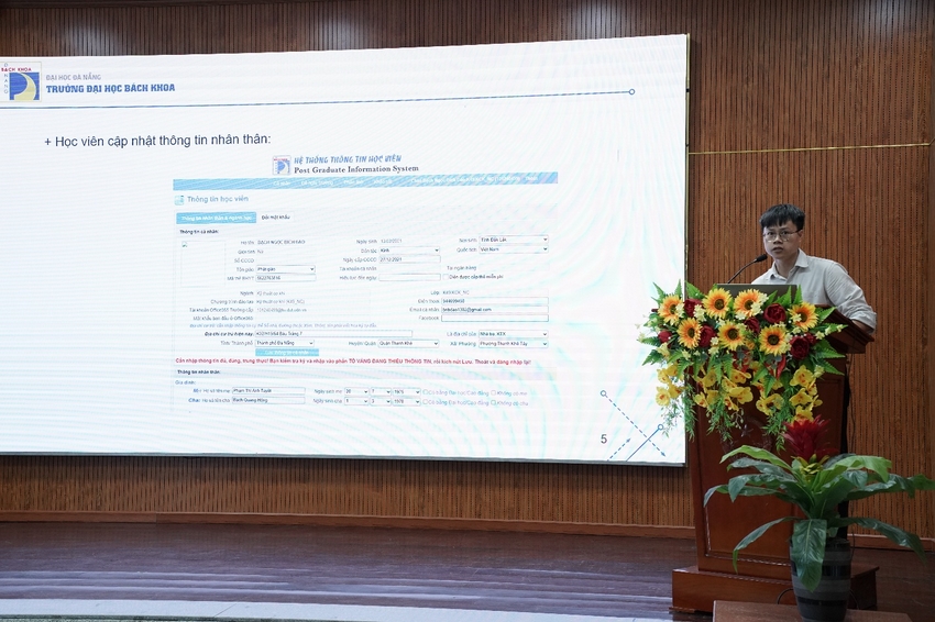 A person standing at a podium

AI-generated content may be incorrect.