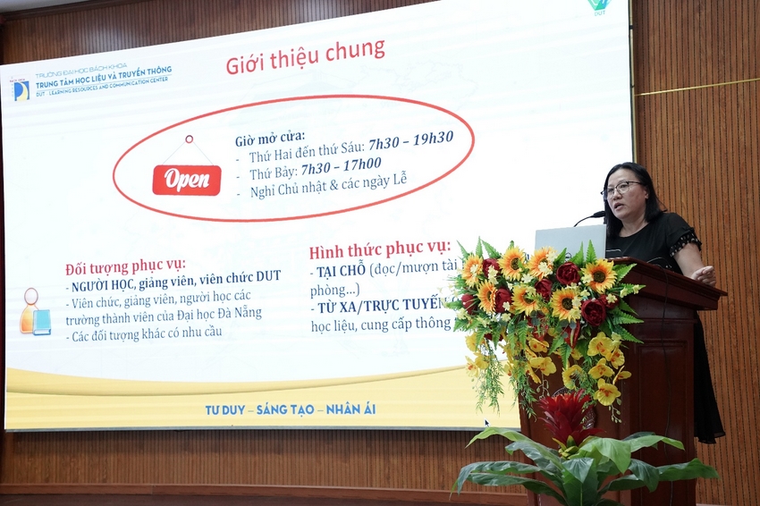 A person standing at a podium

AI-generated content may be incorrect.