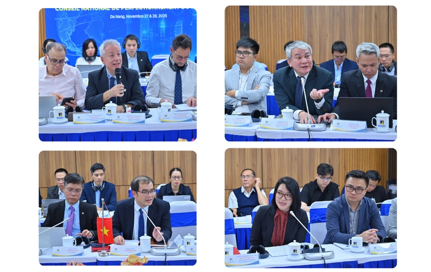 A group of people sitting at a table

AI-generated content may be incorrect.