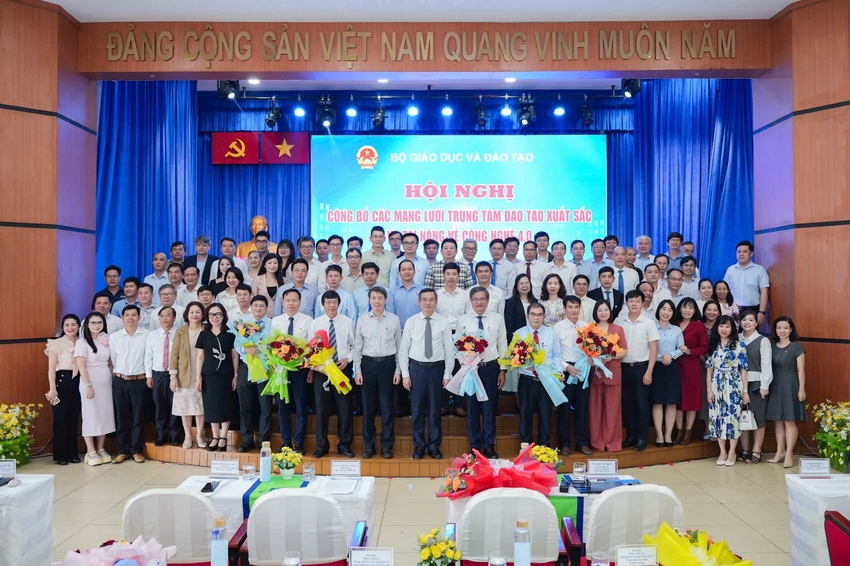 A group of people standing on a stage

AI-generated content may be incorrect.