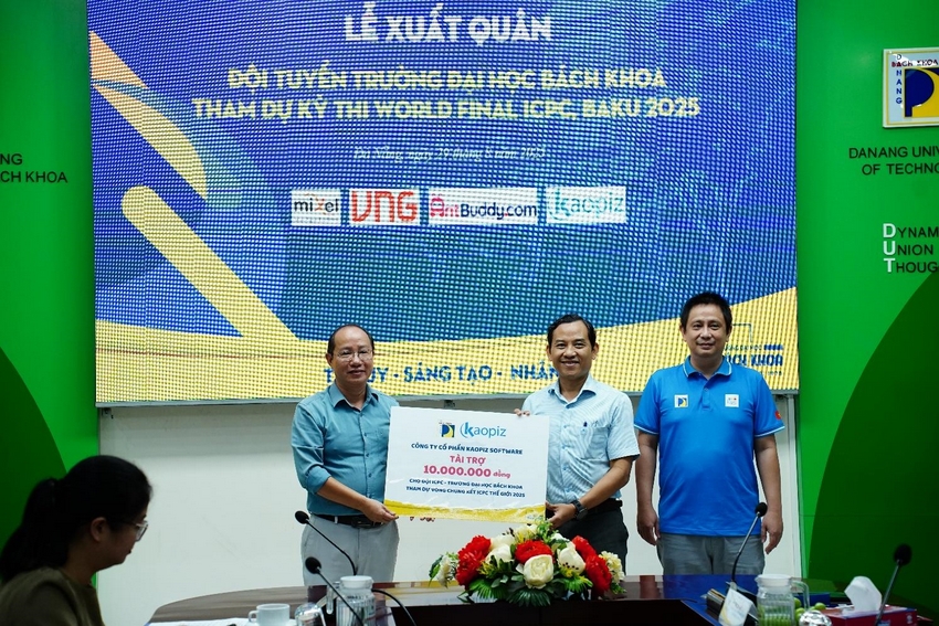 A group of men standing in front of a large screen

AI-generated content may be incorrect.