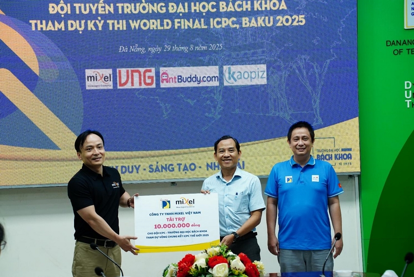 A group of men holding a sign

AI-generated content may be incorrect.