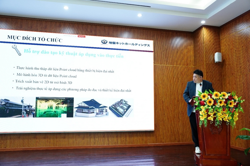 A person standing at a podium

AI-generated content may be incorrect.