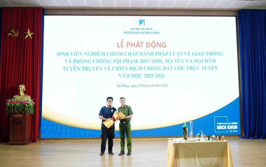 A group of men standing in front of a large screen

AI-generated content may be incorrect.